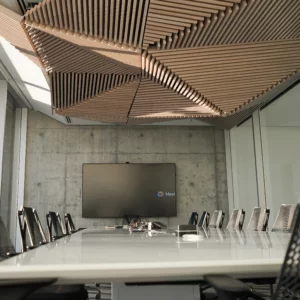 longboard-boardroom-metal-suspended-ceiling-4