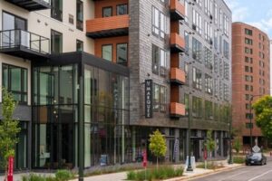 1400 LORING